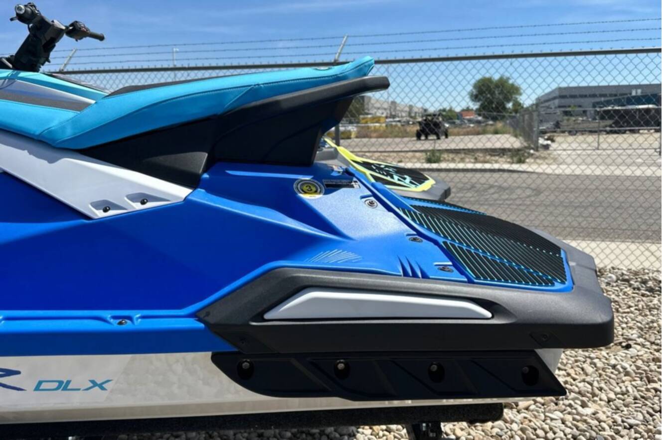 A photo of this 2026 Yamaha JETBLASTER DLX 3-AZURE BLUE/WHITE