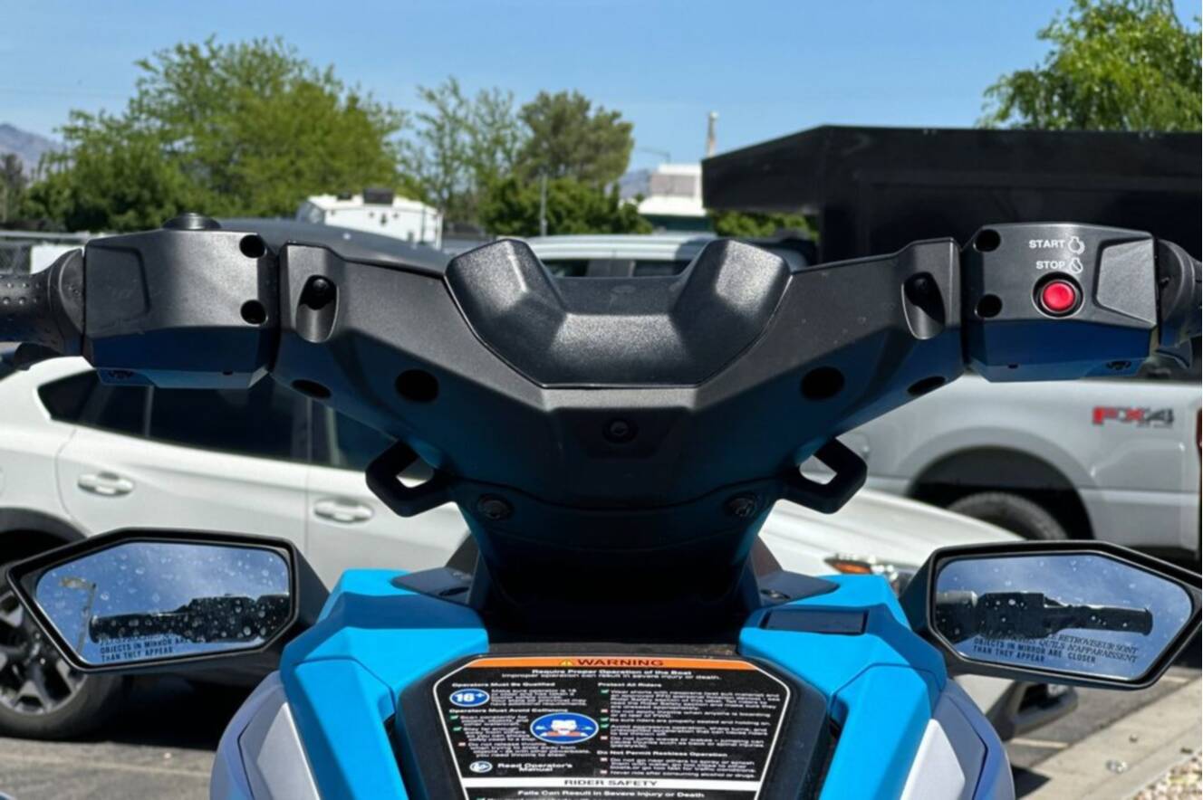 A photo of this 2026 Yamaha JETBLASTER DLX 3-AZURE BLUE/WHITE