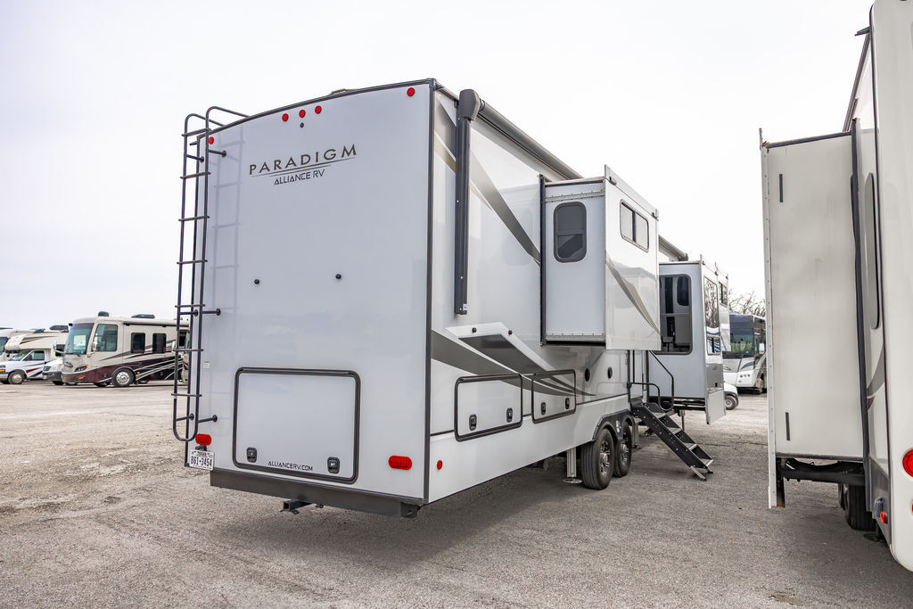 2022 Alliance Rv Paradigm 385FL in weatherford TX