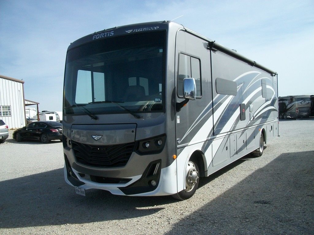 2021 Fleetwood Fortis 33HB RV