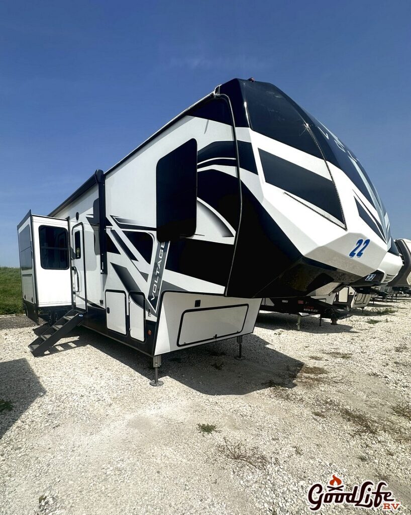 2022 Dutchmen Voltage 3845 RV