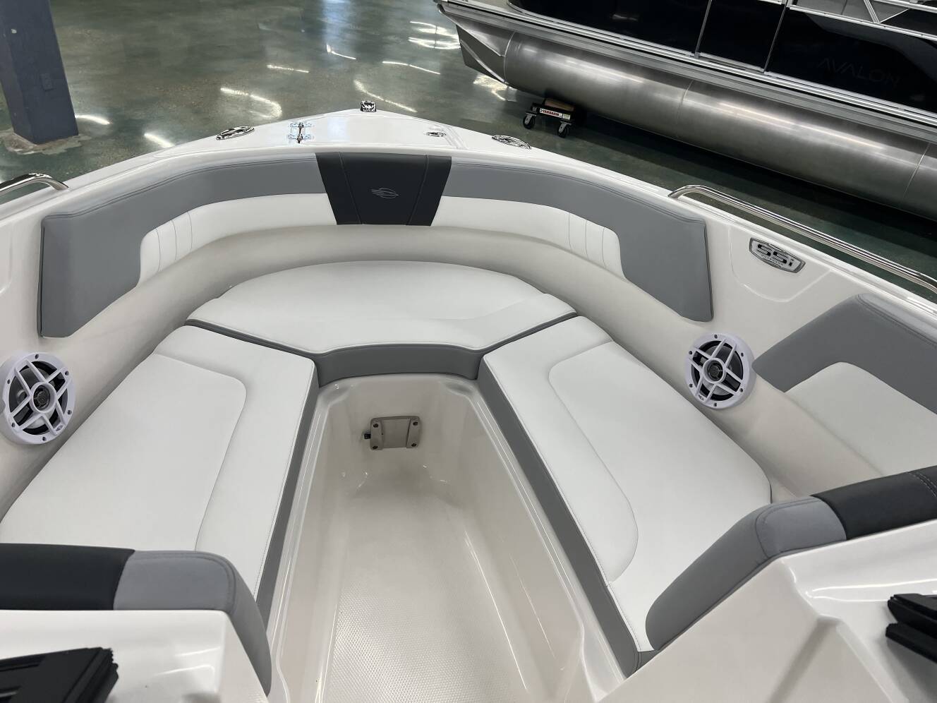A photo of this 2026 Chaparral 23 SSI OB