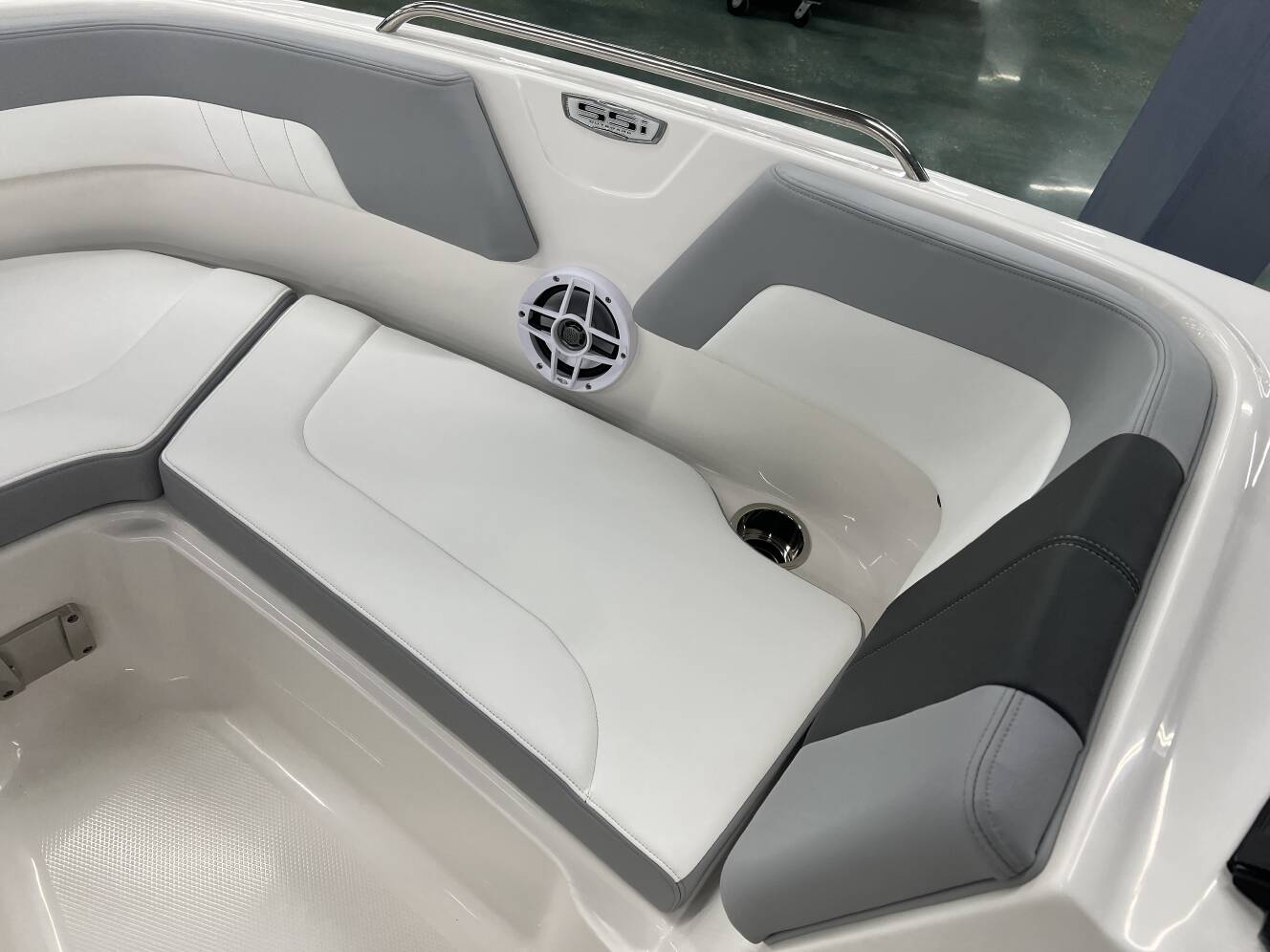 A photo of this 2026 Chaparral 23 SSI OB