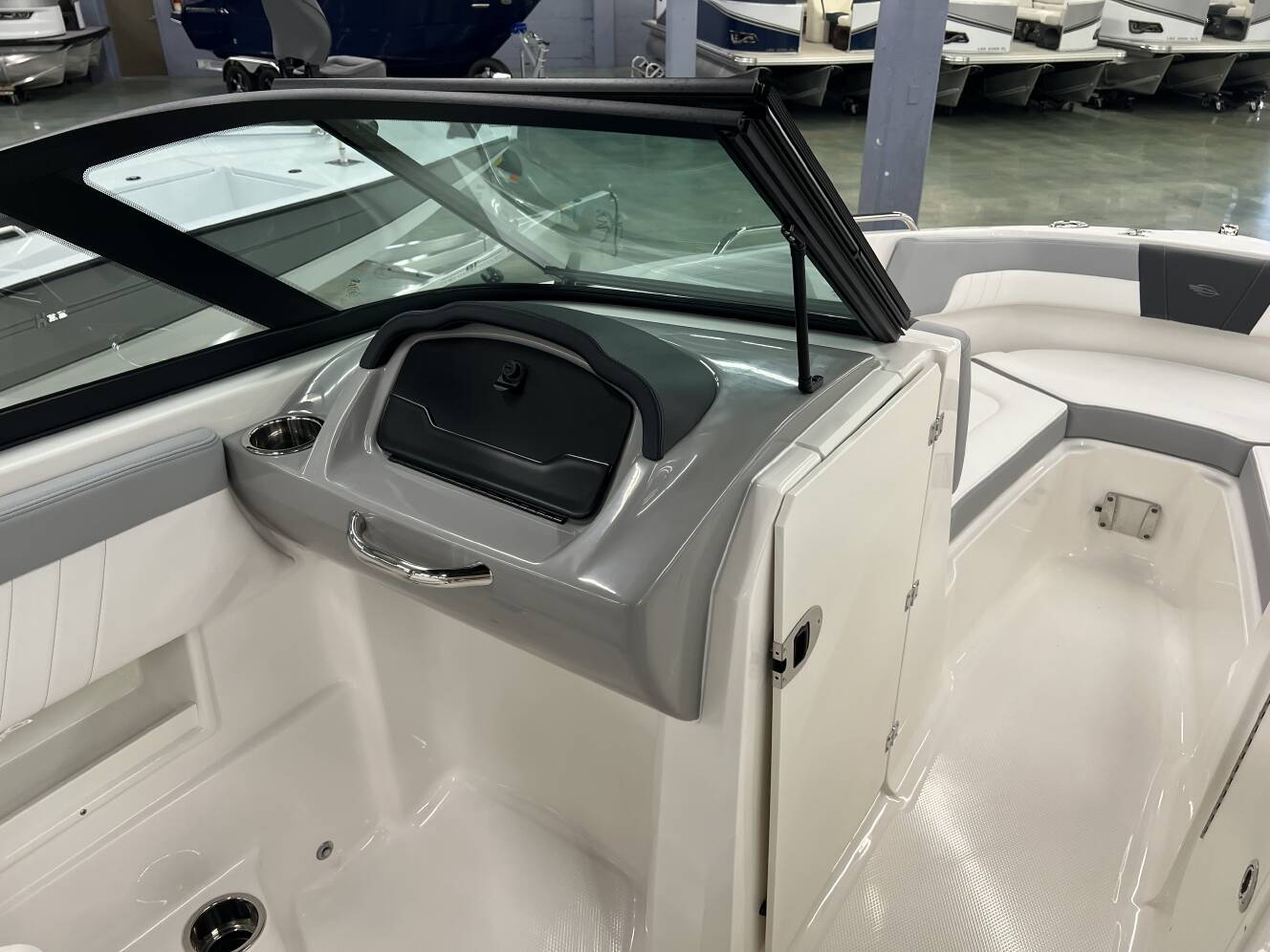 A photo of this 2026 Chaparral 23 SSI OB