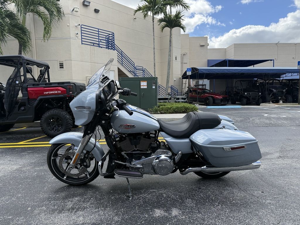 2025 Harley-Davidson STREET GLIDE FLHX in Deerfield Beach, FL
