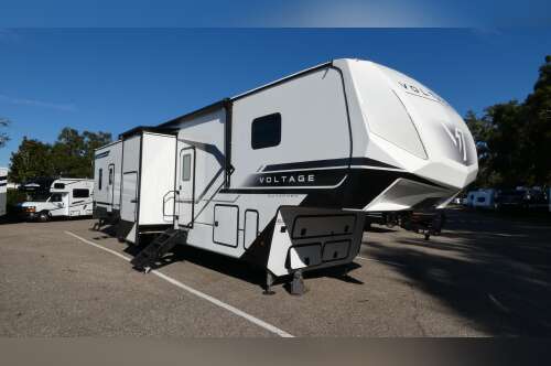 2026 Dutchmen VOLTAGE V SERIES 4250 in dover FL