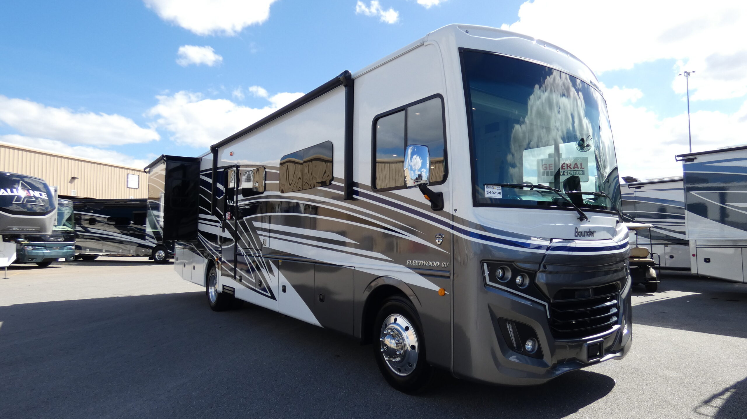 2026 Fleetwood BOUNDER 35GL in ashland VA