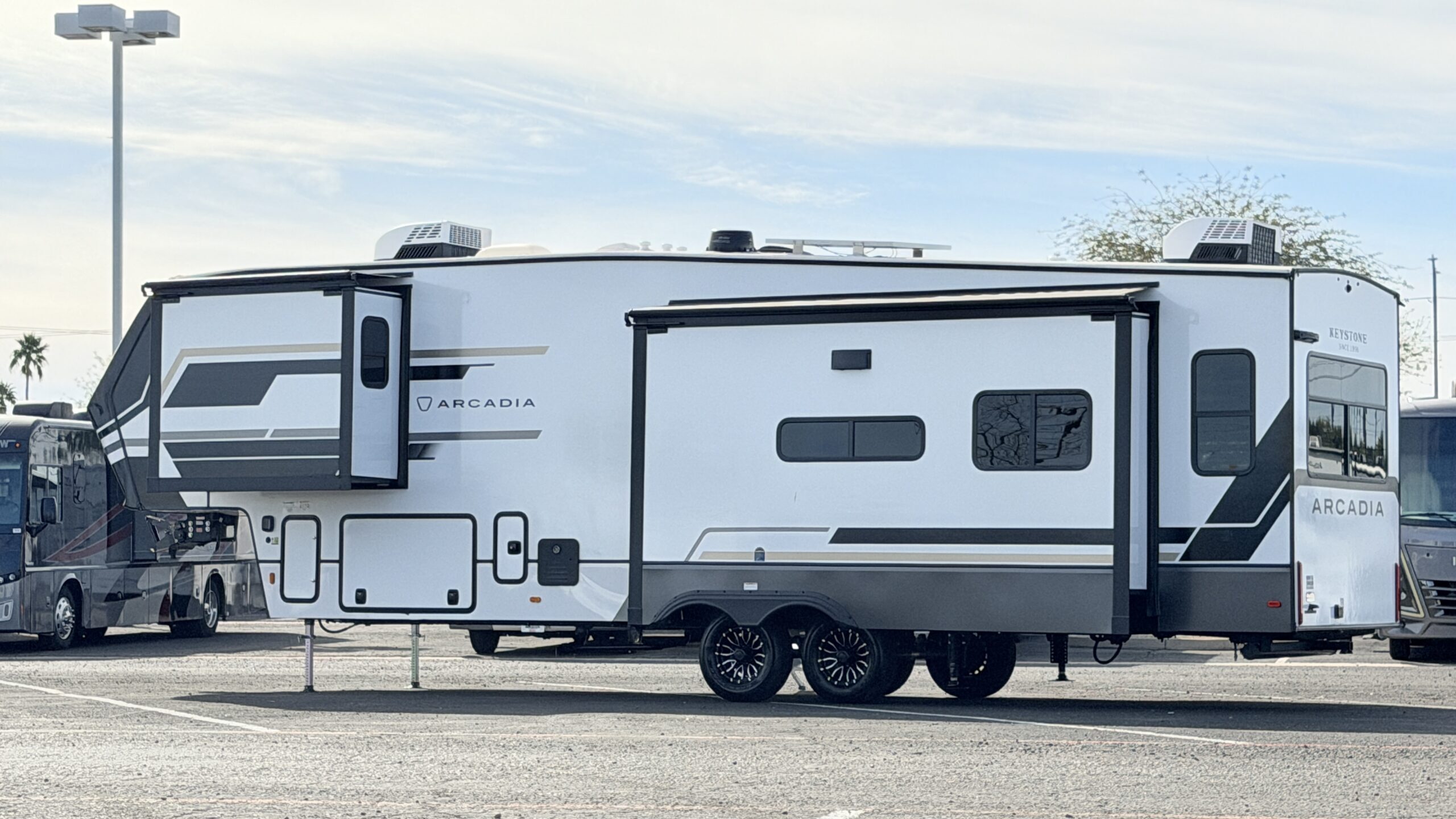 2026 Keystone ARCADIA 3260RL in mesa AZ