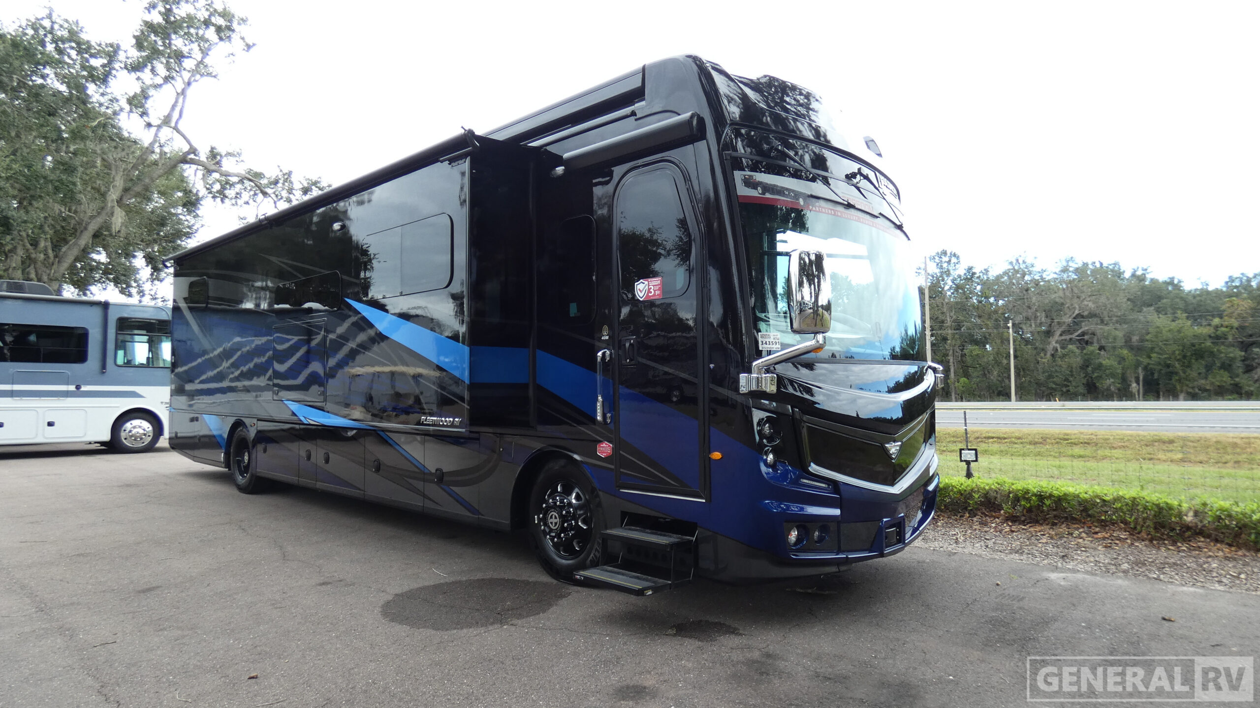 2026 Fleetwood DISCOVERY LXE 40M in dover FL