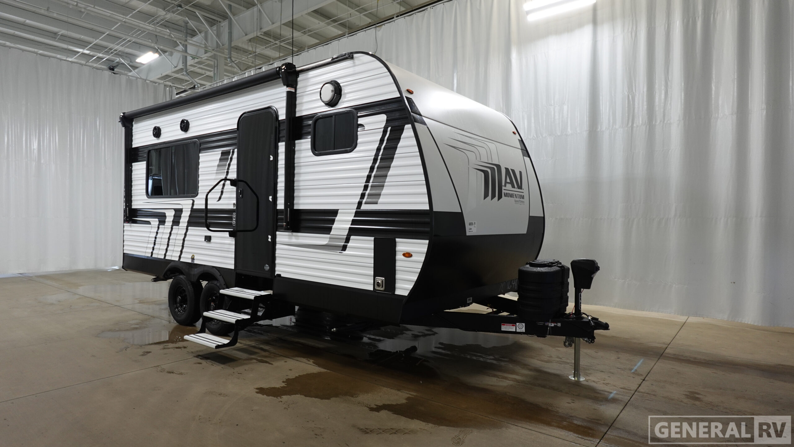2026 Grand Design MOMENTUM 17MAV in north canton OH