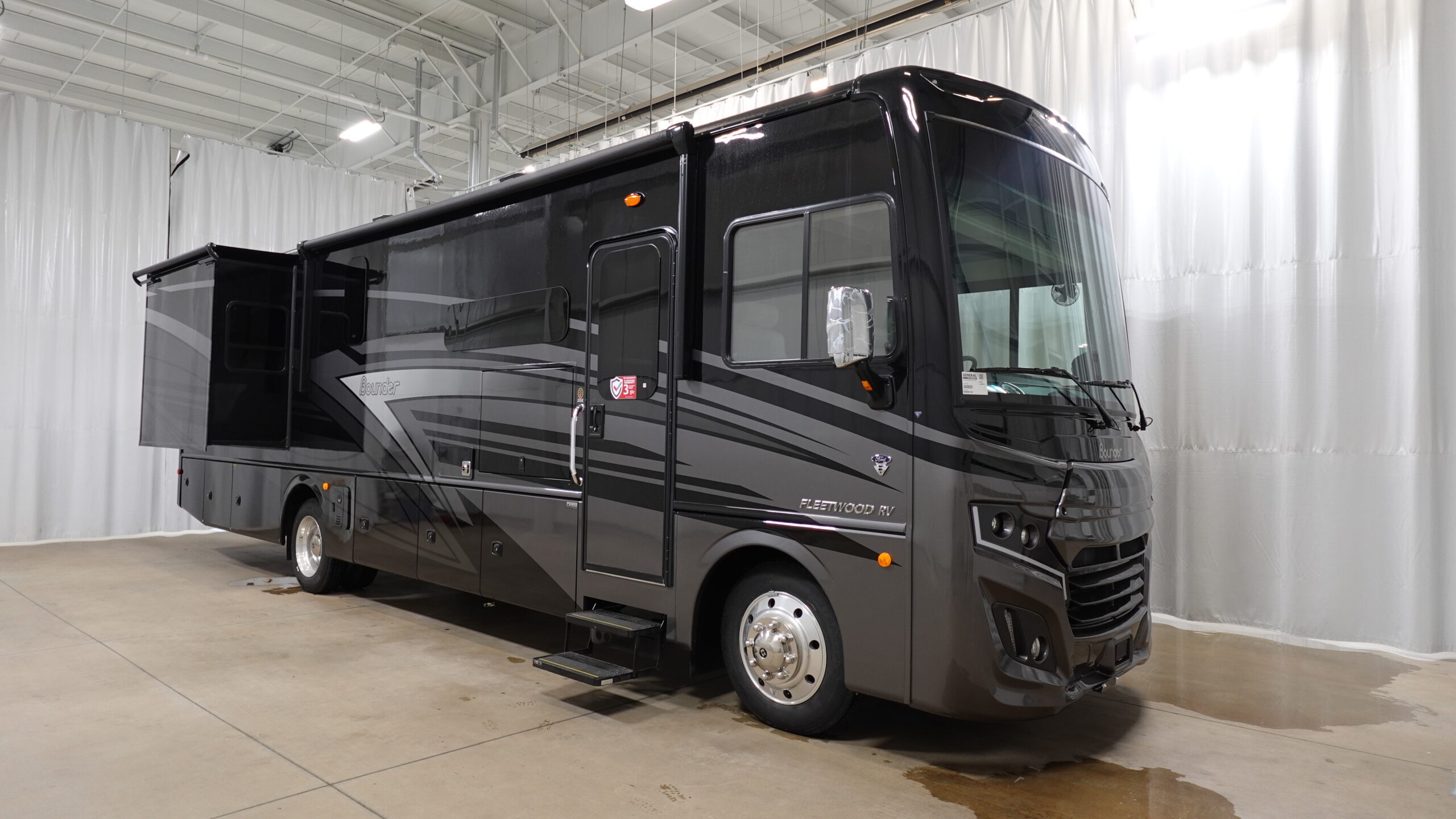 2026 Fleetwood BOUNDER 35K in mt clemens MI