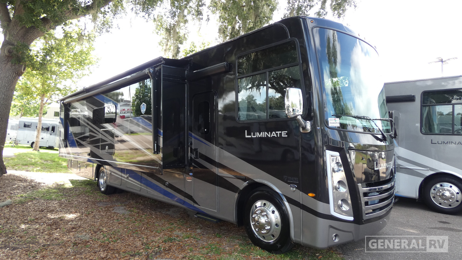2027 Thor Motor Coach LUMINATE HH36 in dover FL