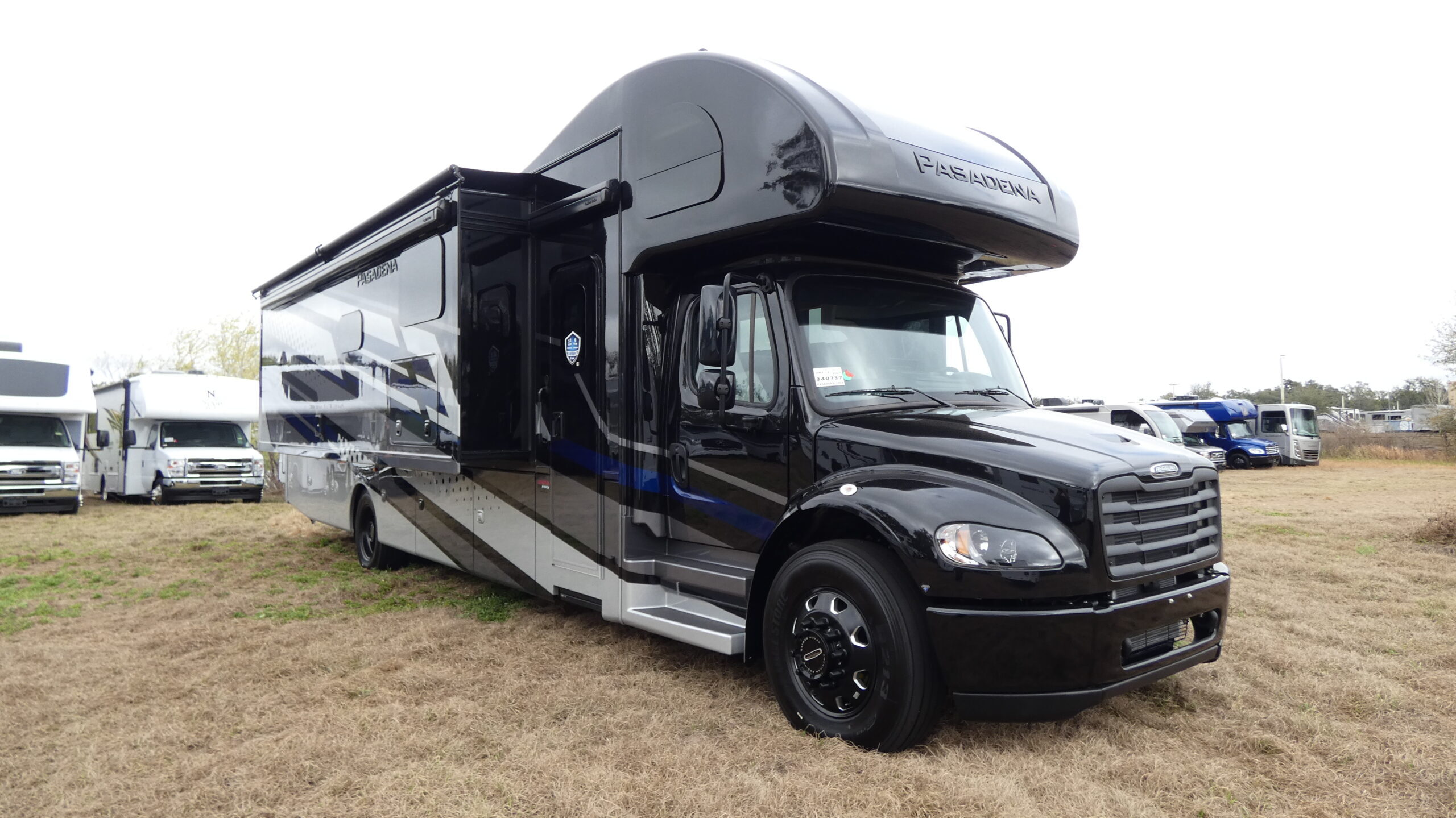 2026 Thor Motor Coach PASADENA 38DX in dover FL