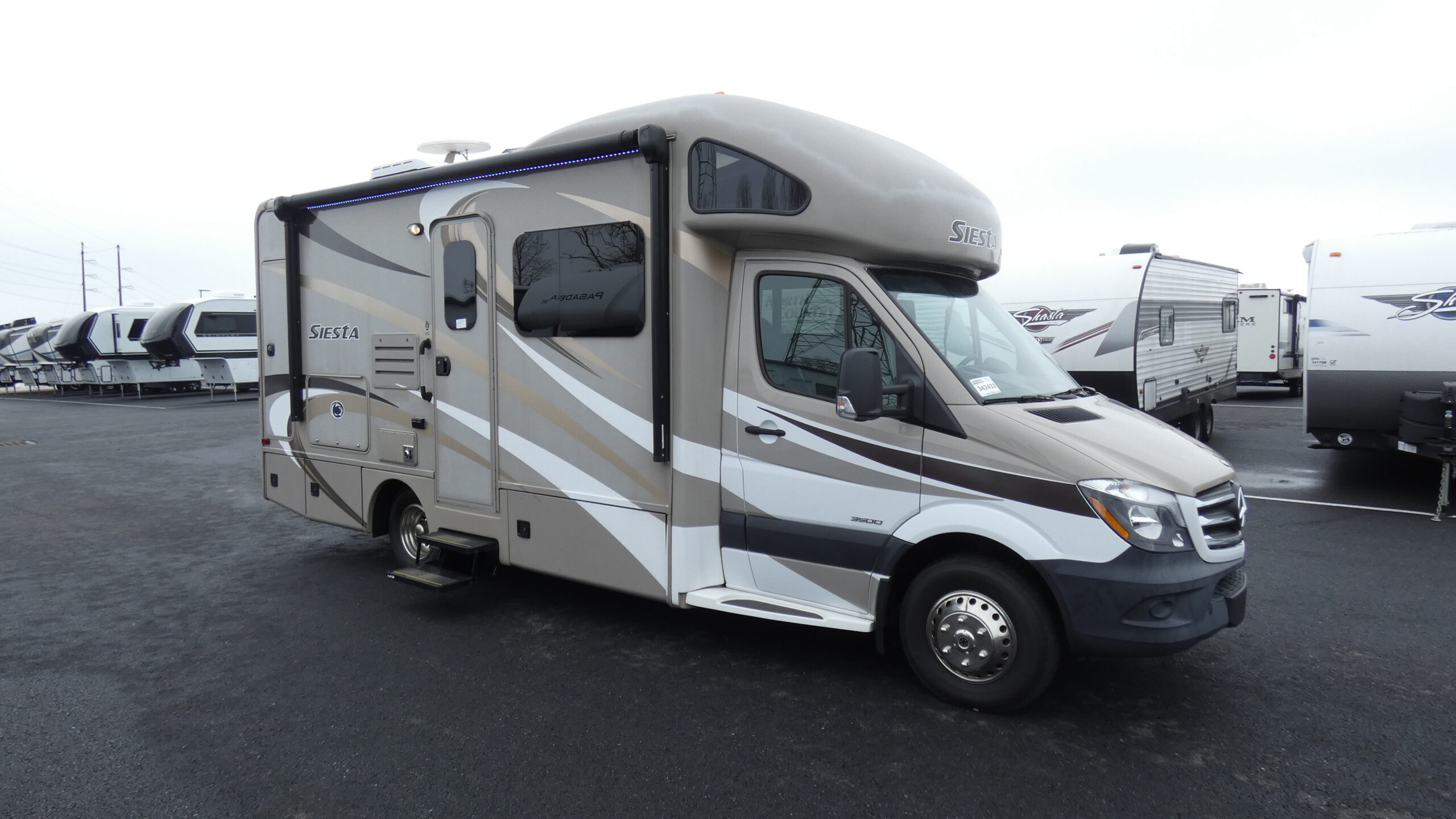 2016 Thor Motor Coach SIESTA SPRINTER 24SL in elizabetown PA