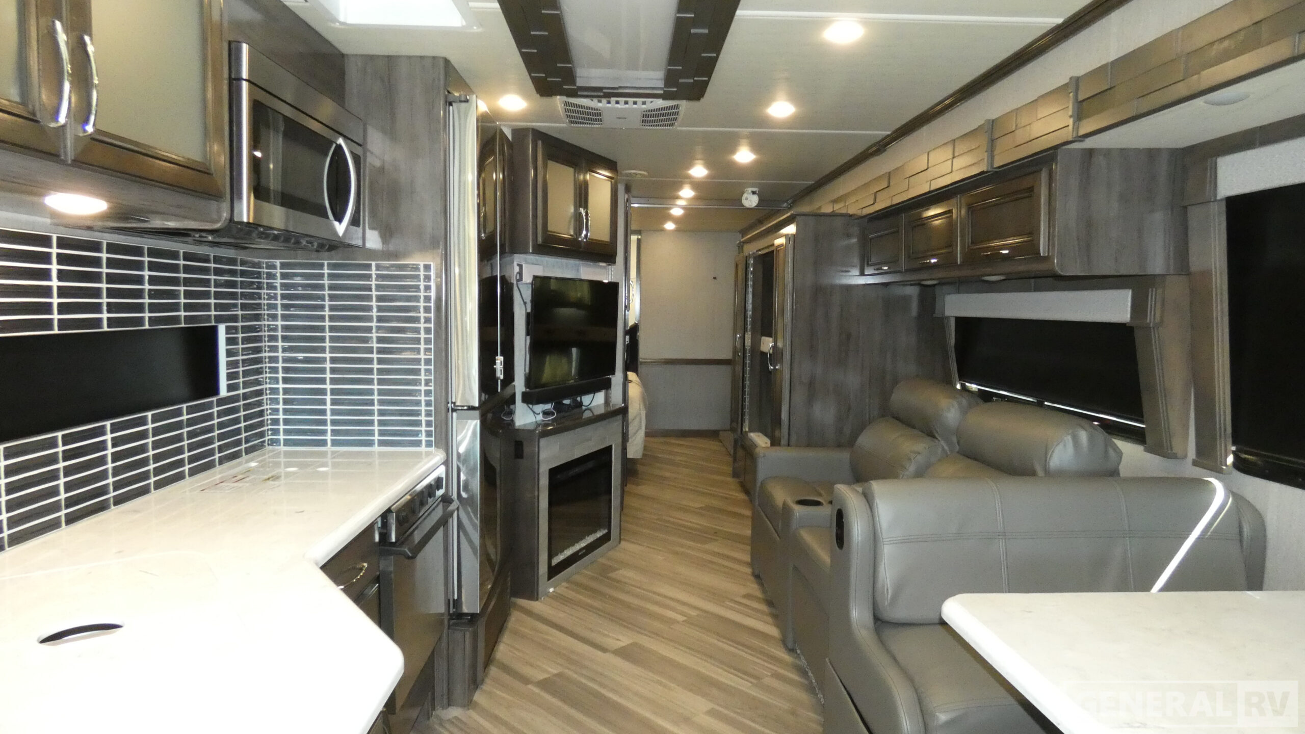 2022 Fleetwood SOUTHWIND 37F in birch run MI