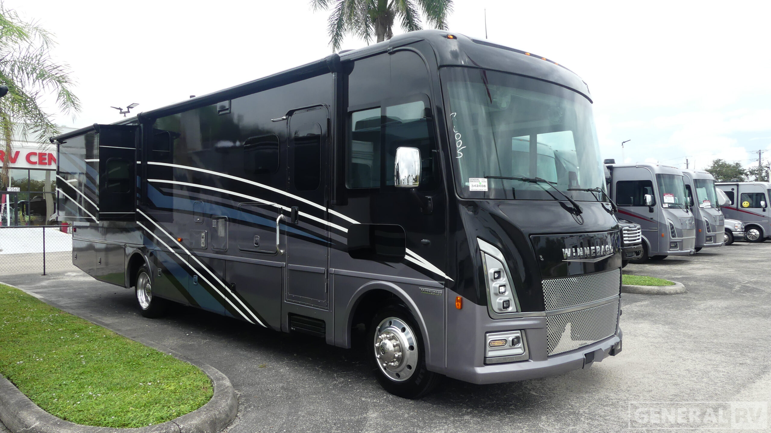 2025 Winnebago ADVENTURER 35F in fort meyers FL