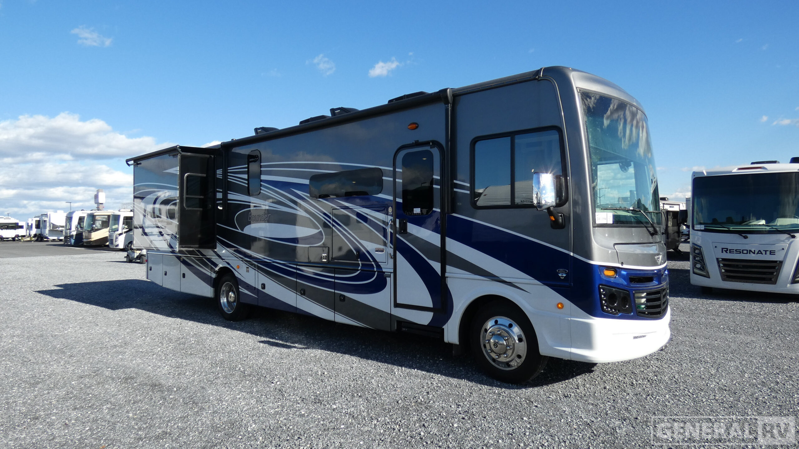 2023 Fleetwood BOUNDER 35K in birch run MI