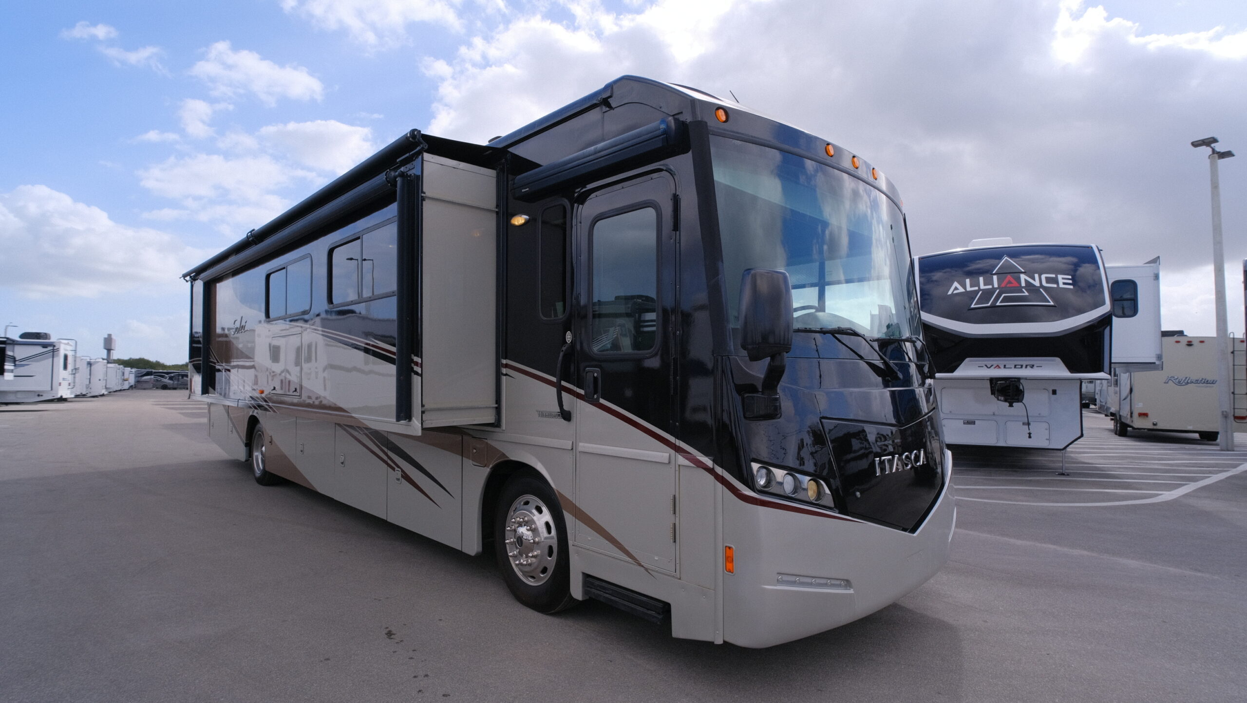 2016 Winnebago SOLEI 38R in fort pierce FL