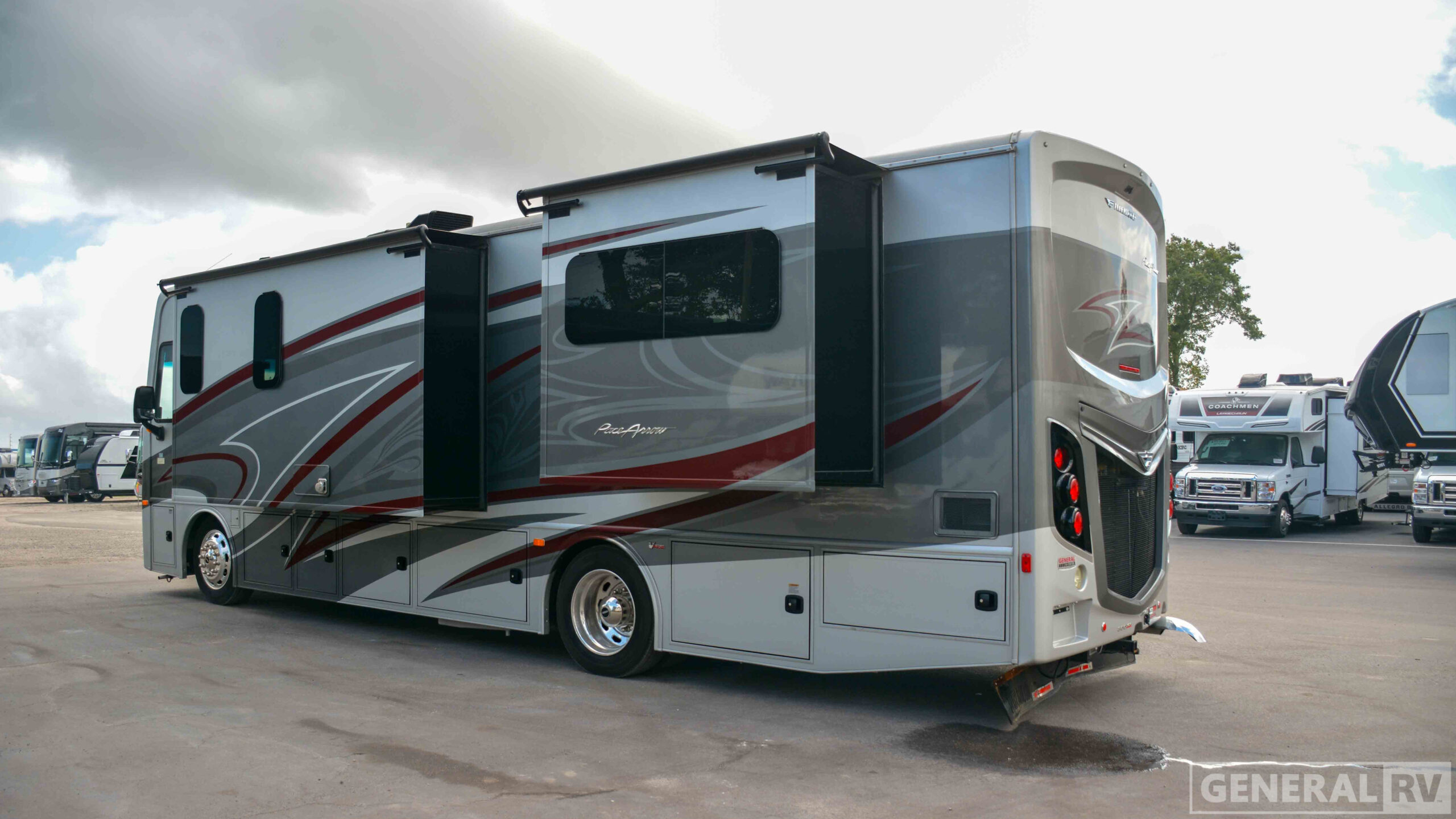 2023 Fleetwood PACE ARROW 33D in winter garden FL
