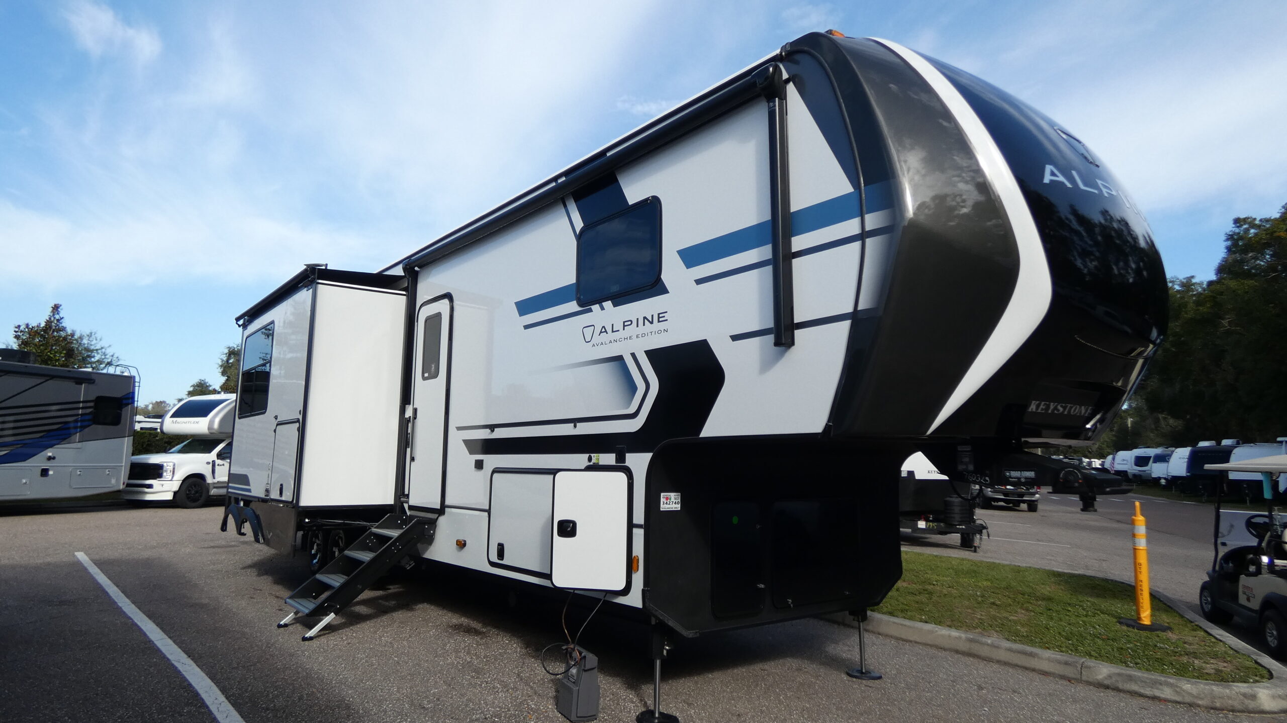 2026 Keystone ALPINE AVALANCHE EDITION 380LT in dover FL