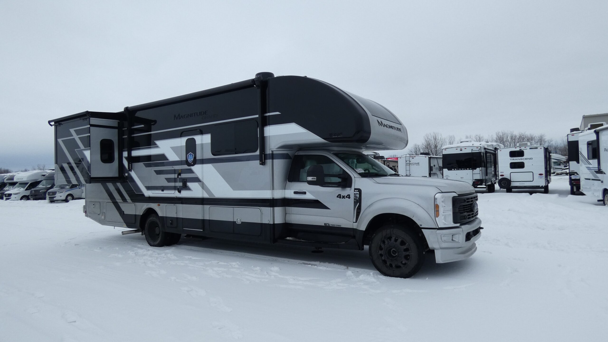 2026 Thor Motor Coach MAGNITUDE GRAND X32 in wayland MI