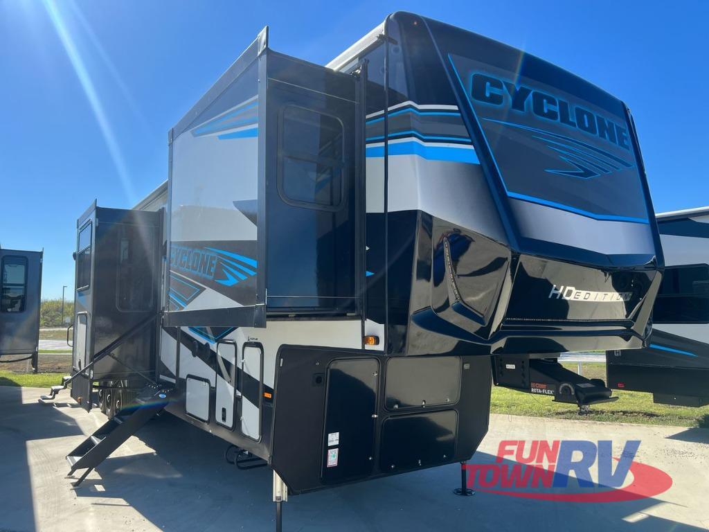2025 Heartland Cyclone 4008 in bryant AR