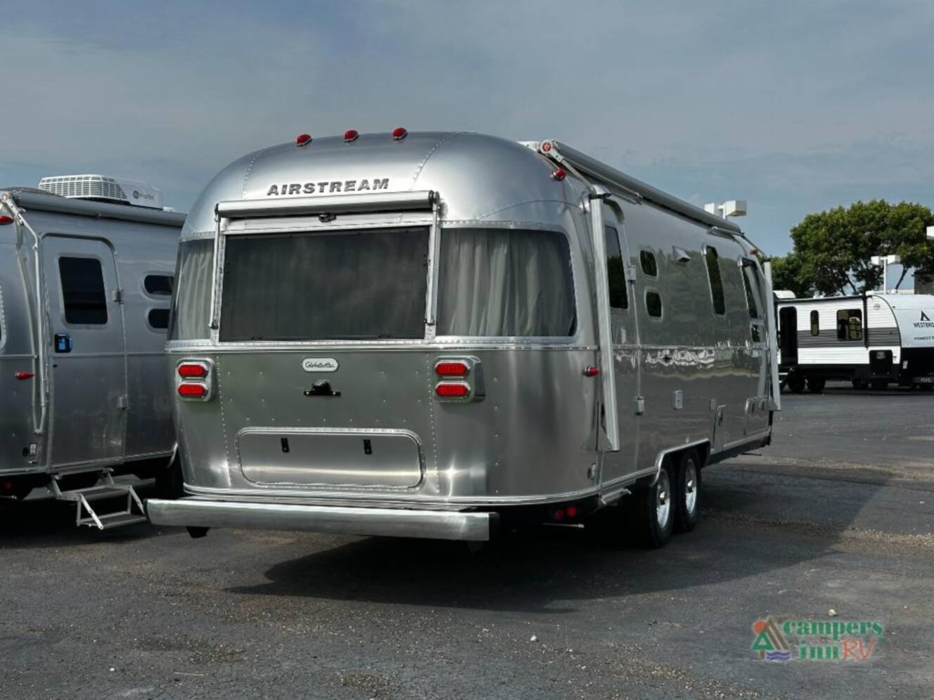 A photo of this 2027 Airstream Globetrotter 27FBT