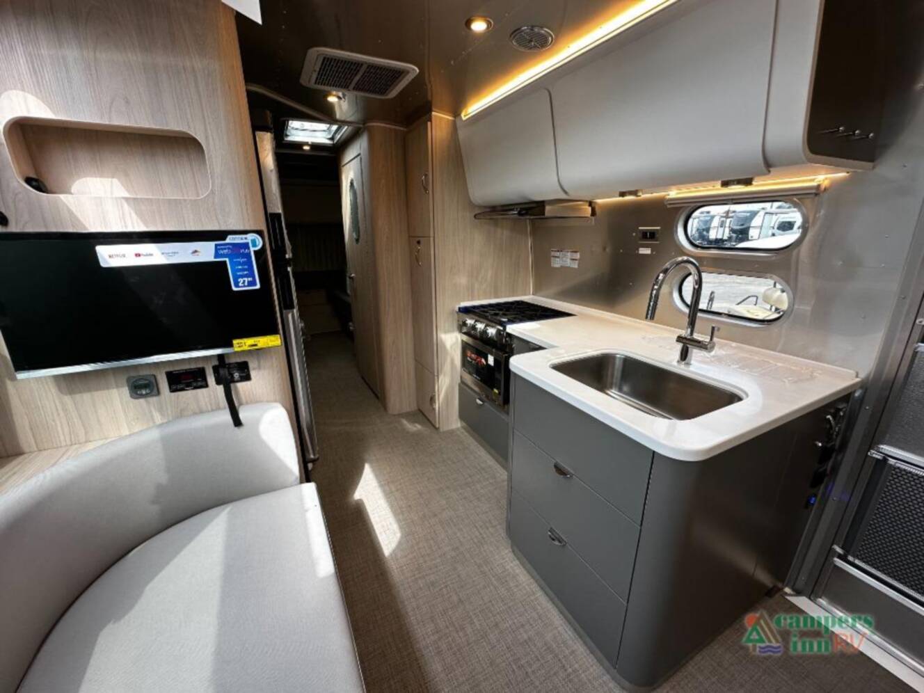 A photo of this 2027 Airstream Globetrotter 27FBT