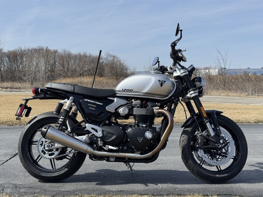 2025 Triumph Speed Twin 1200 Aluminum Silver BASE in Monee, IL
