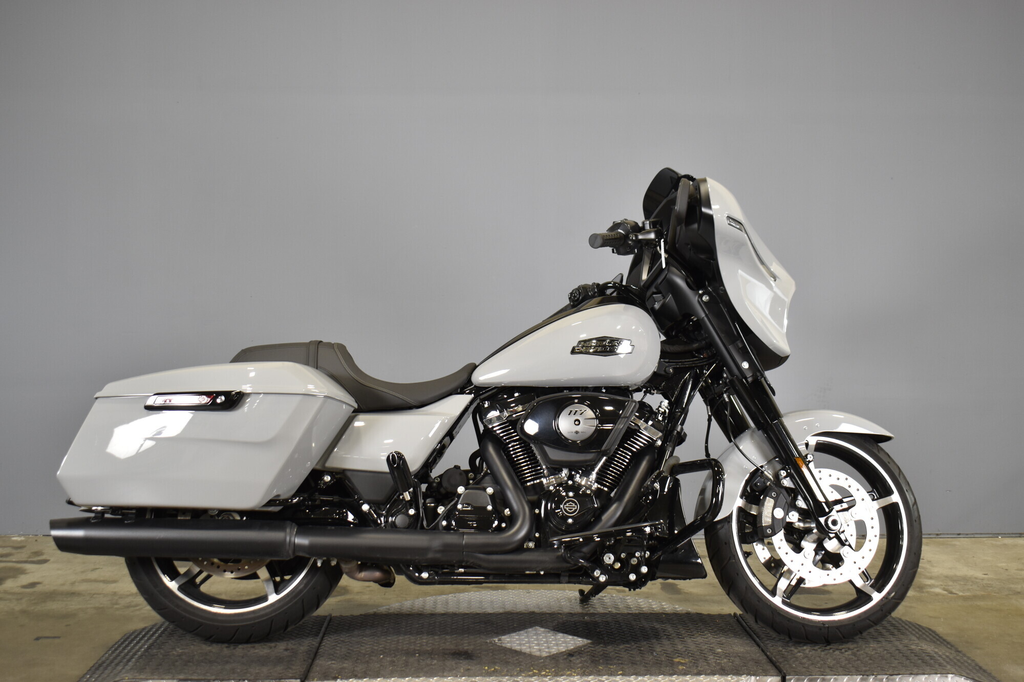 2025 Harley-Davidson Street Glide in Farmington, MI