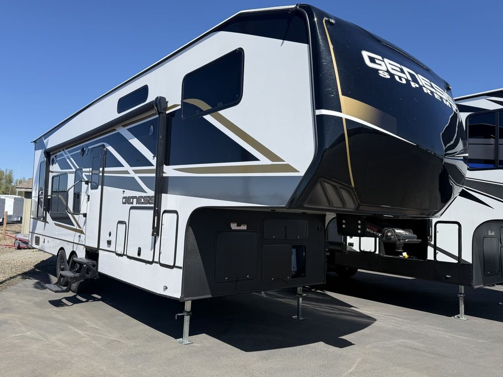 2027 Genesis Supreme Rv Genesis Fifth Wheel G32CRSB in aumsville OR