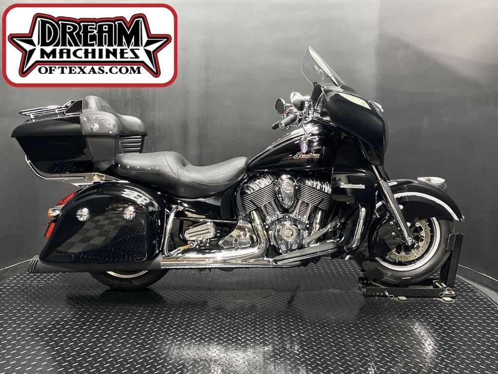2016 Indian Motorcycle® Roadmaster® Thunder Black in Farmers Branch, TX