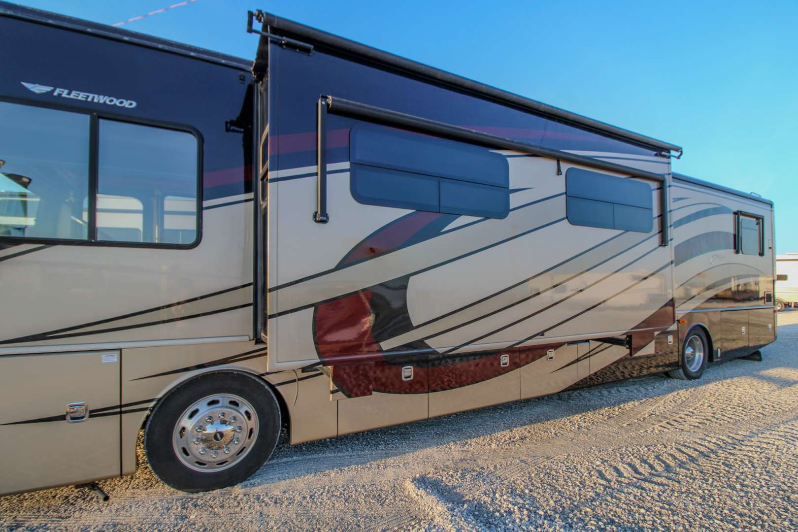 2015 Fleetwood Discovery Freightliner 40X in clinton MO