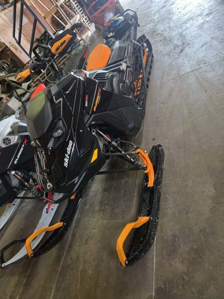 2024 Ski-Doo Summit® X® with Expert Package Rotax® 850 E-TEC Turb in enumclaw WA