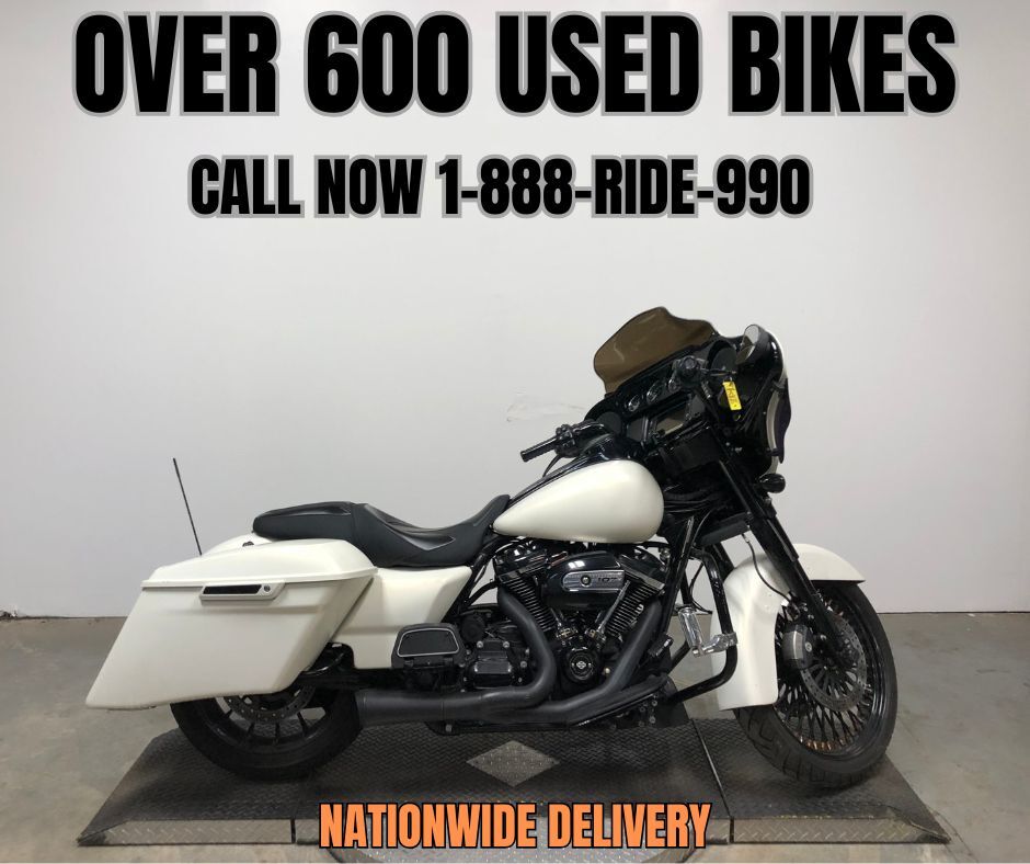 2018 Harley-Davidson® Street Glide Special SPECIAL in Sandusky, MI