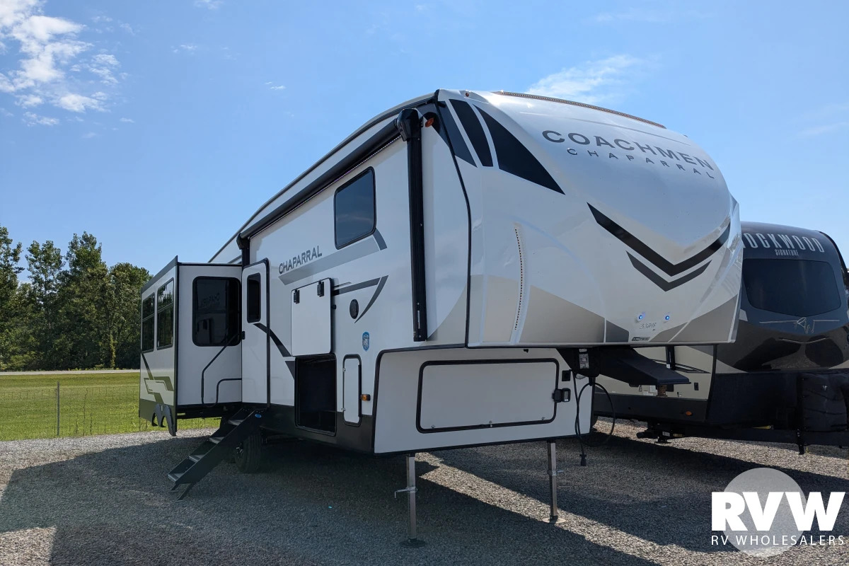 2027 Coachmen Chaparral 336TSIK in lakeview OH
