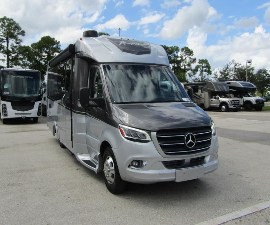 2023 Regency ULTRA BROUGHAM 25MB RV