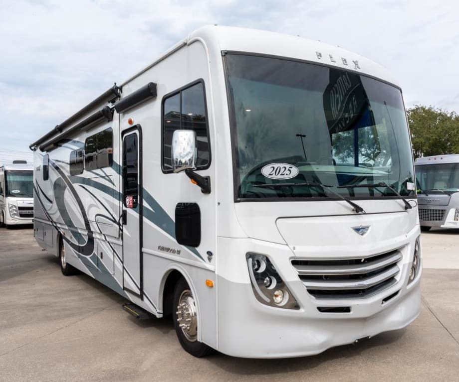 2025 Fleetwood FLEX 35R in fort lauderdale FL