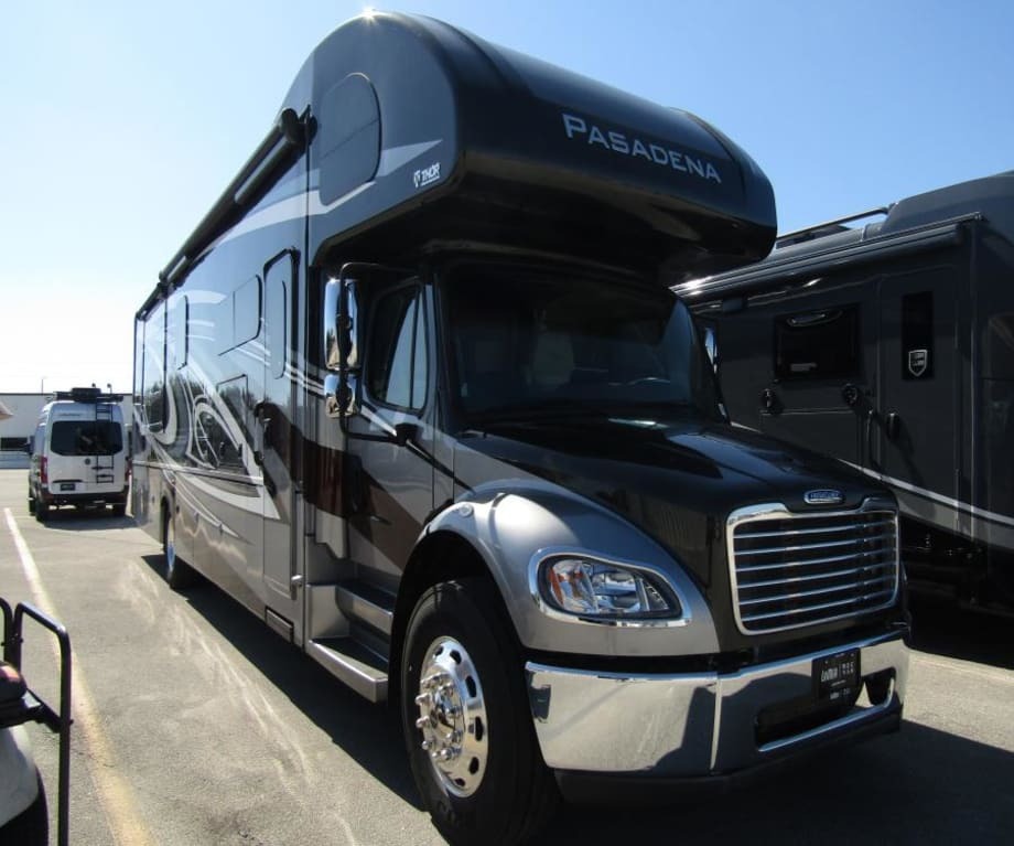 2023 Thor Motor Coach PASADENA 38MX RV