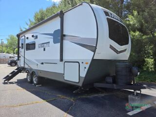 2023 FOREST RIVER ROCKWOOD 2205S