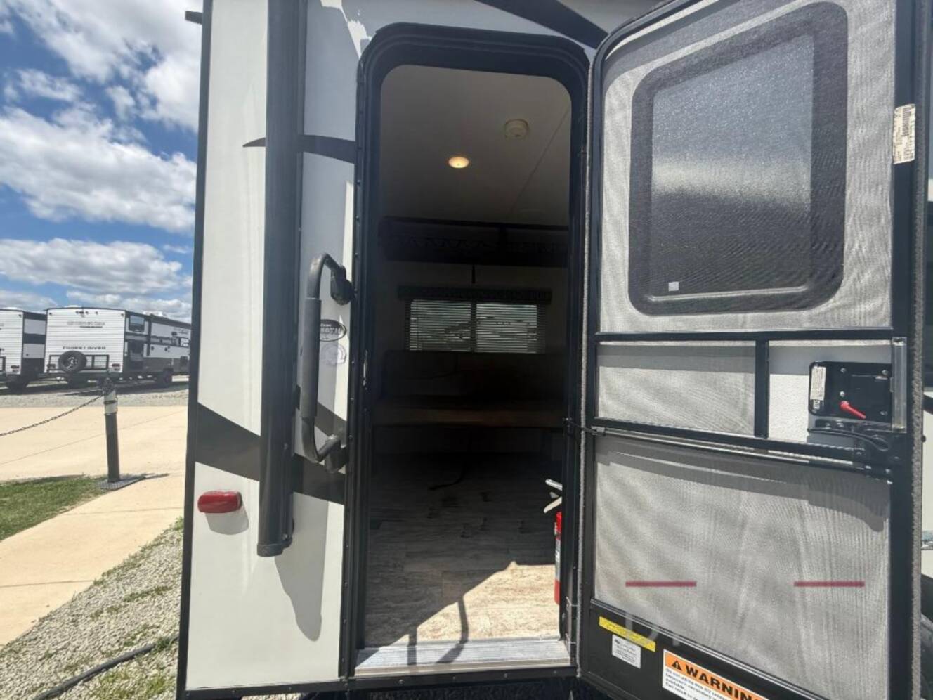 A photo of this 2019 Kz Escape E180TH