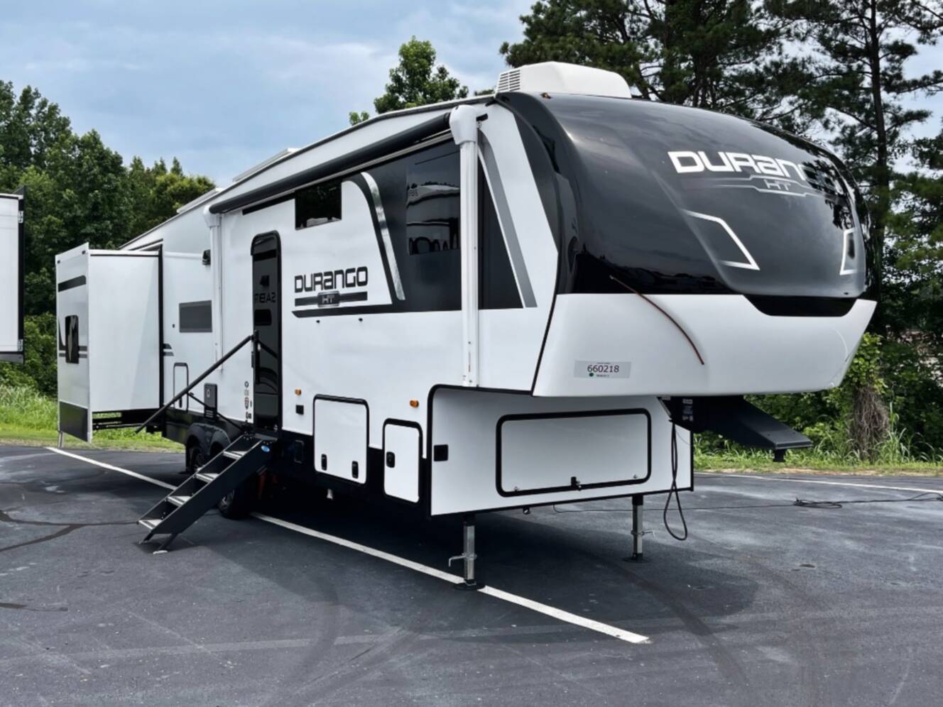 A photo of this 2026 Kz Durango Half-Ton D296BHT
