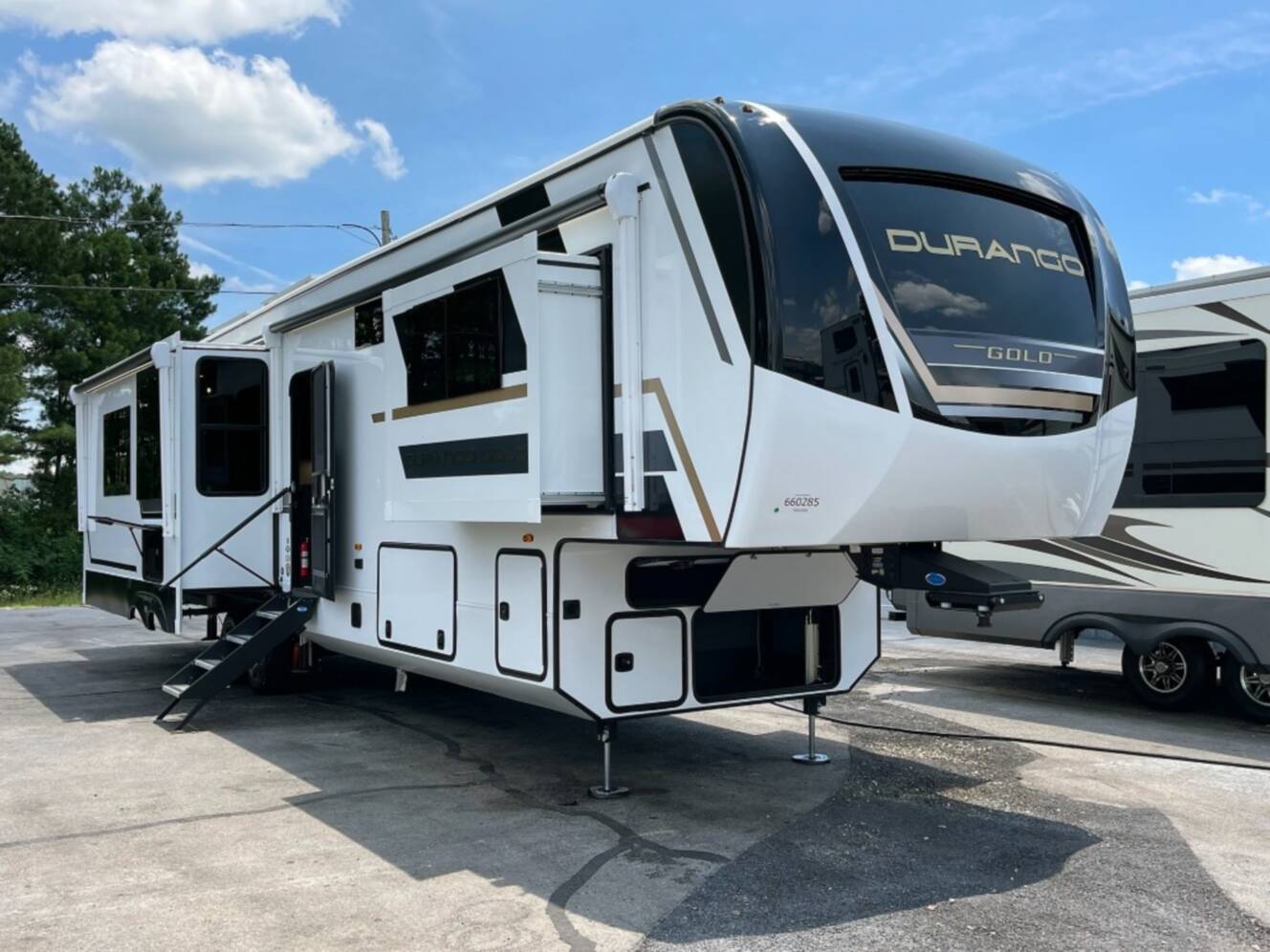 A photo of this 2026 Kz Durango Gold G390MLQ