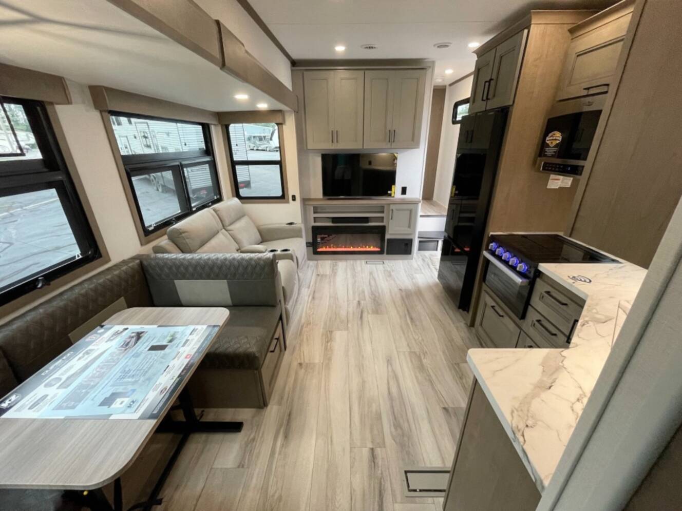 A photo of this 2026 Kz Durango Half-Ton D296BHT