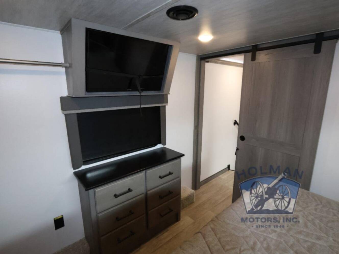 A photo of this 2022 Keystone Rv Montana Legacy 3121RL