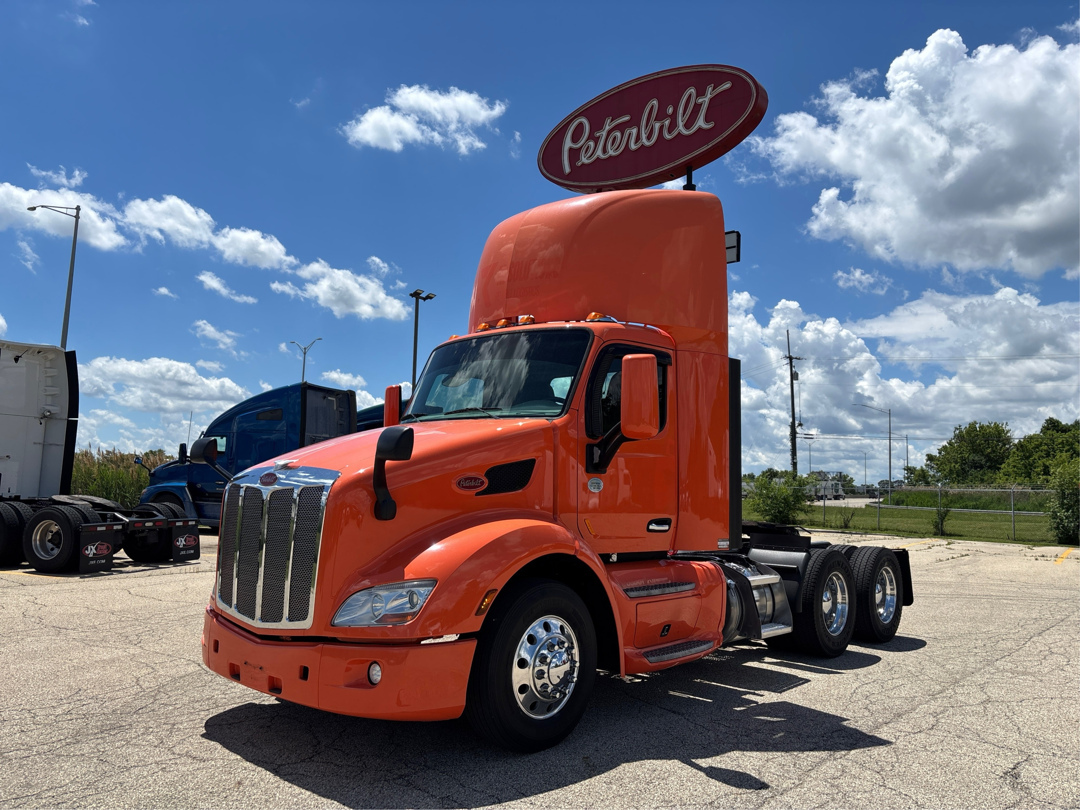 2020 PETERBILT 579 in Wadsworth, IL