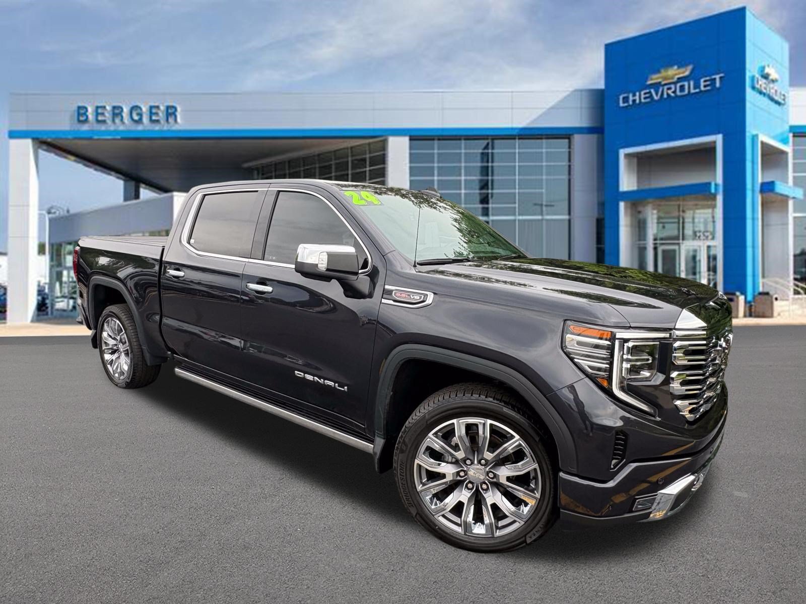 2024 GMC SIERRA in Grand Rapids, MI