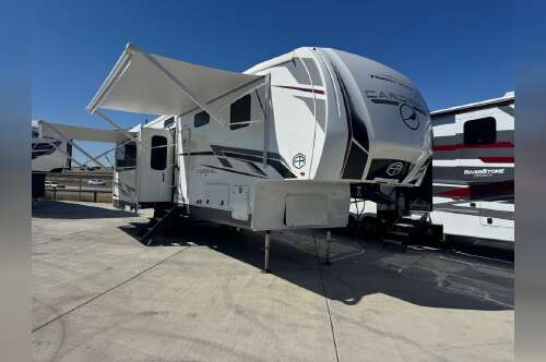 2026 Forest River Rv Cardinal 33CHEF in moreno valley CA