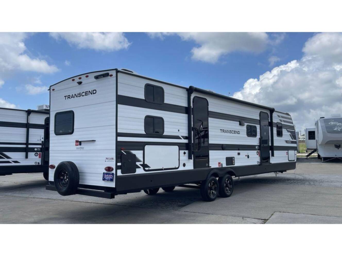A photo of this 2027 Grand Design Transcend 325BHT