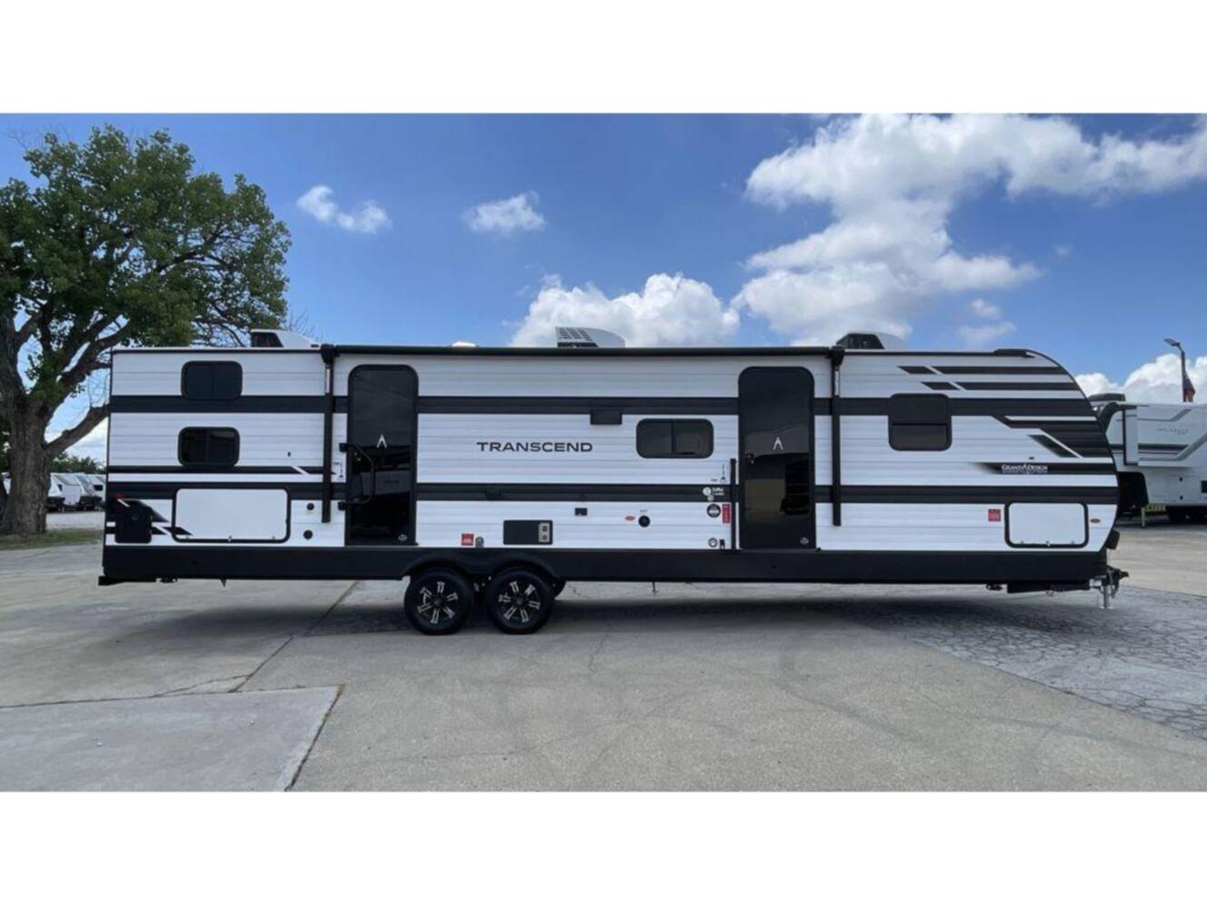 A photo of this 2027 Grand Design Transcend 325BHT